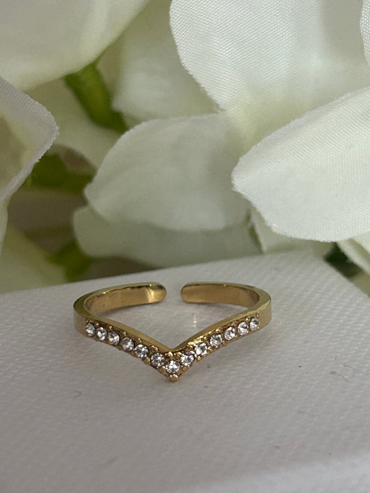 chique V ring met ingezette strass steentjes Roestvrijstaal Verguld |Beautiva Boutique