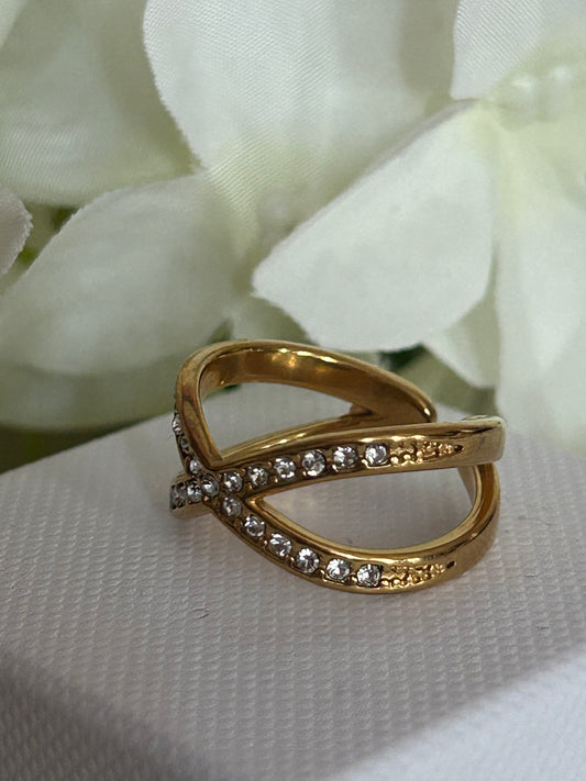 Gouden kruisring met fonkelende stenen van roestvrij staal|Beautiva Boutique