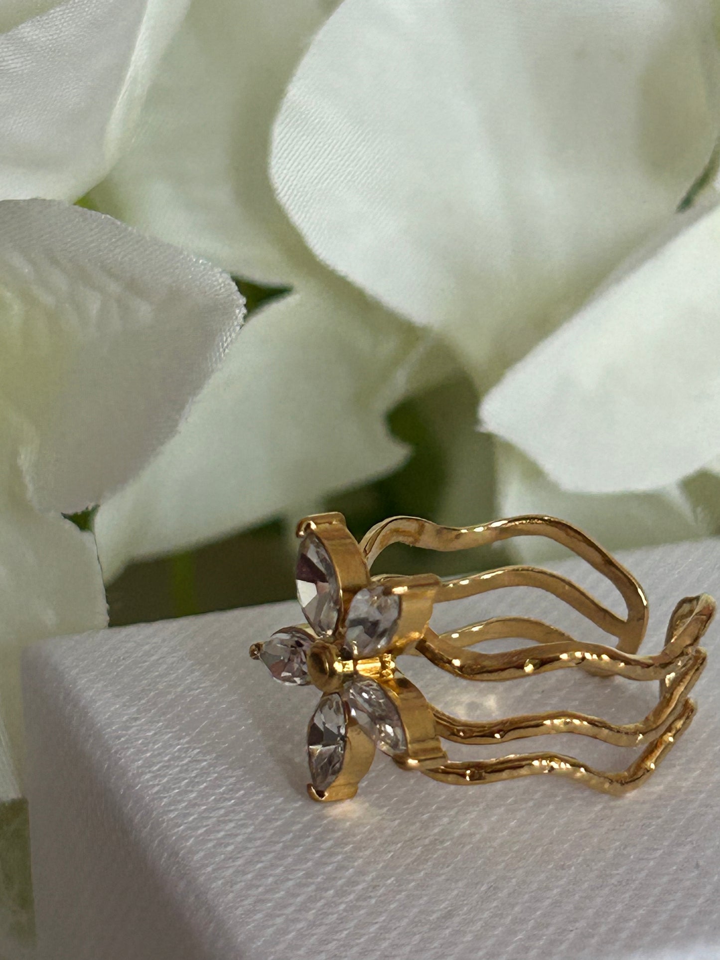 Moderne Glans Roestvrij Staal Kristallen Bloem Ring: Verguld |Beautiva Boutique