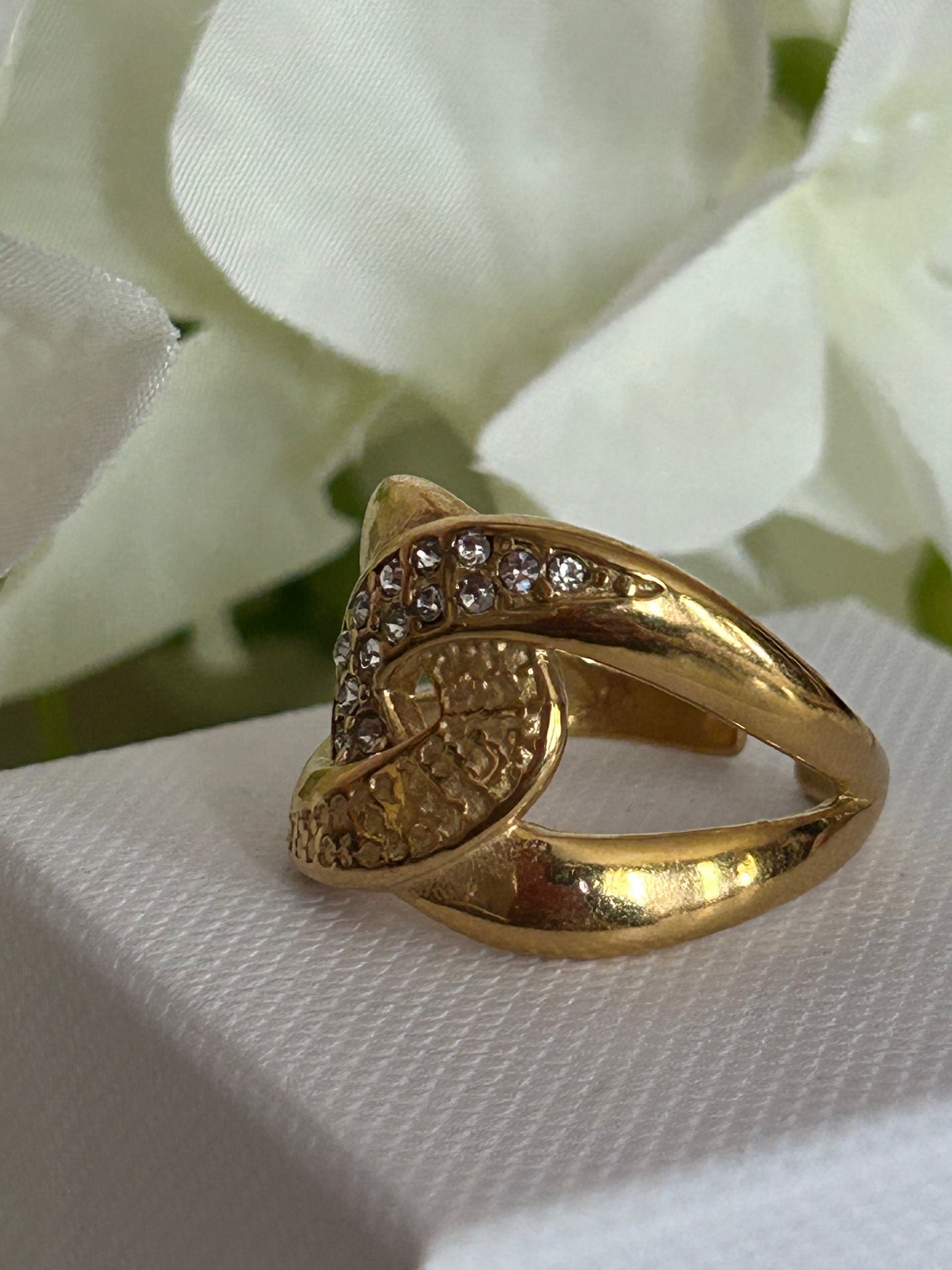 Grote Knoop Ring en strass steentjes Roestvrijstaal Verguld |Beautiva Boutique