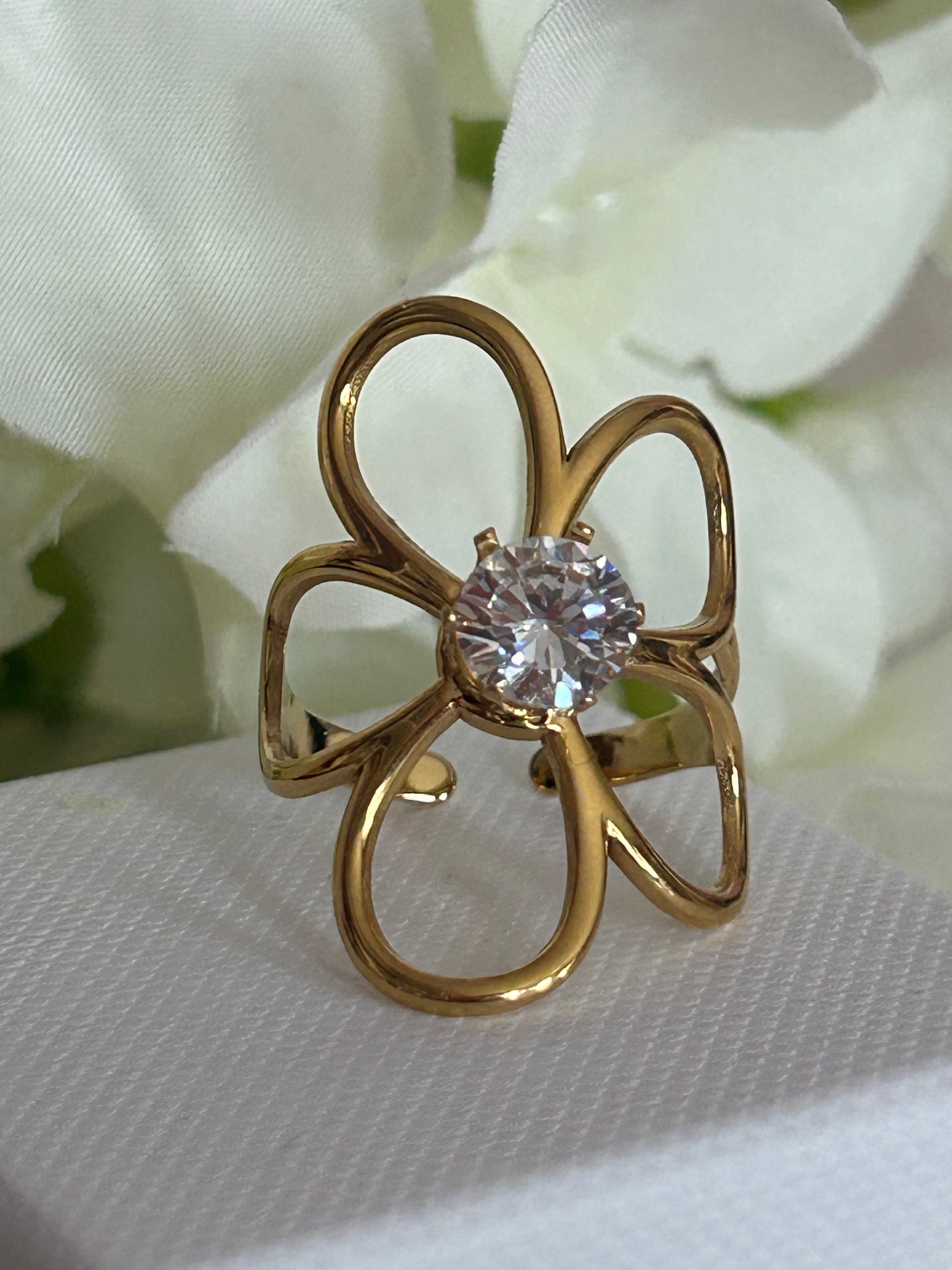 Gouden Bloem Ring Kristal Glans Vijf Bloemblaadjes Roestvrij Staal |Beautiva Boutique