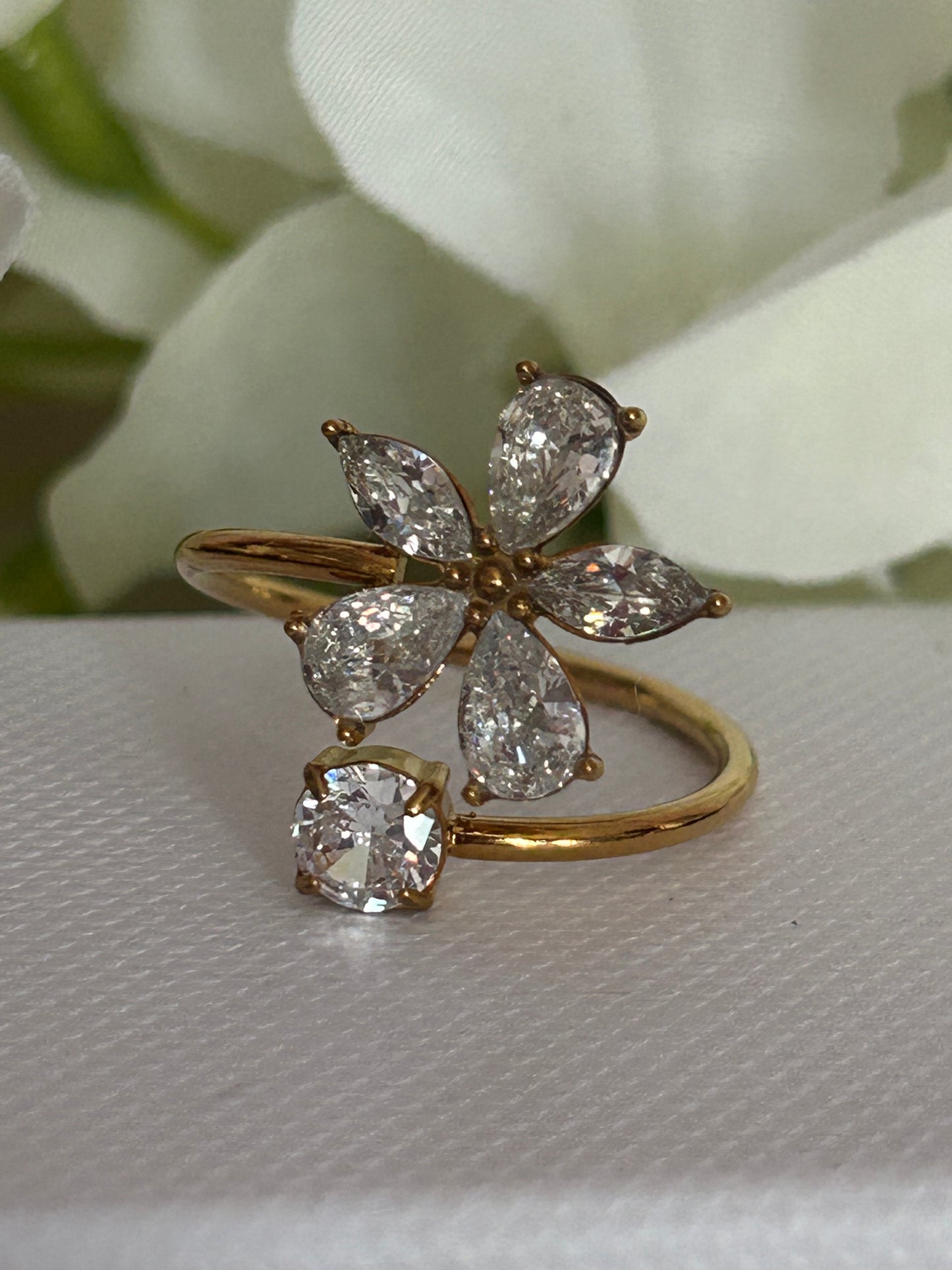 18K Vergulde RVS Ring, Bloemdesign met Sprankelende Zirconia|Beautiva Boutique