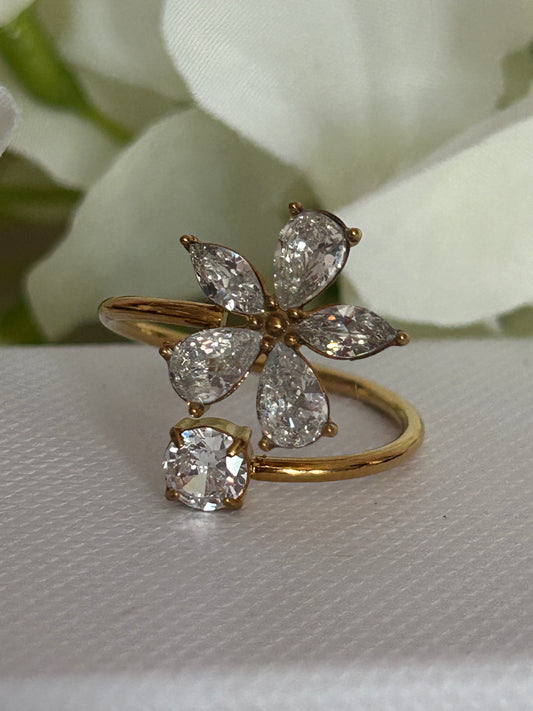 18K Vergulde RVS Ring, Bloemdesign met Sprankelende Zirconia|Beautiva Boutique