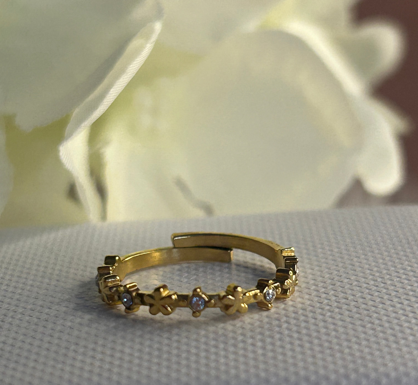 Subtiel Ring Bloem Strass van Roestvrij Staal – Delicaat & Stralend: |Beautiva Boutique