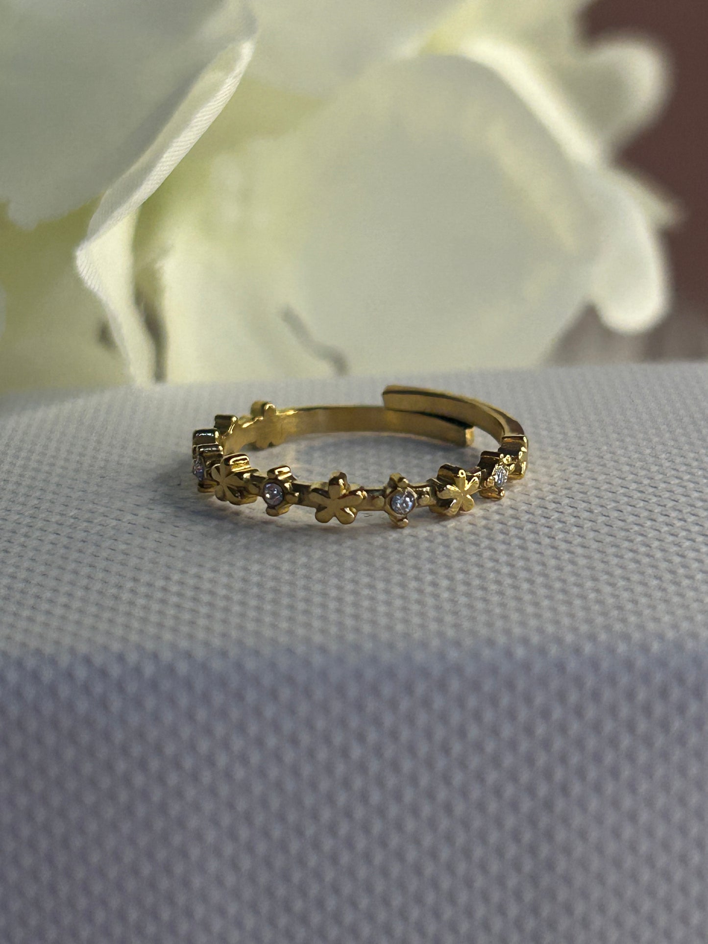 Subtiel Ring Bloem Strass van Roestvrij Staal – Delicaat & Stralend: |Beautiva Boutique