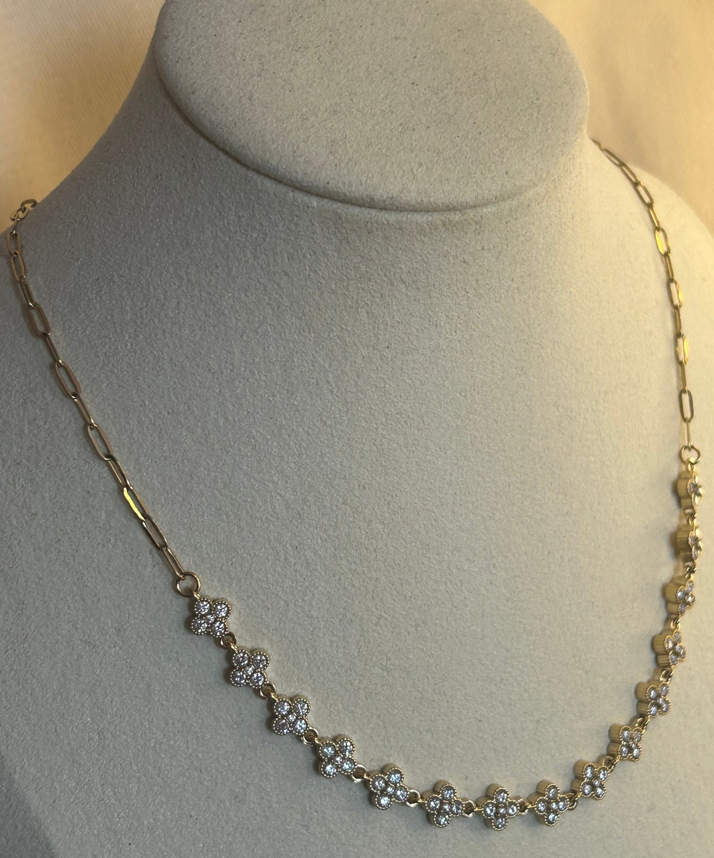 Vergulde Bloemen Strass Ketting – Elegante Roestvrij Staal |Beautiva Boutique