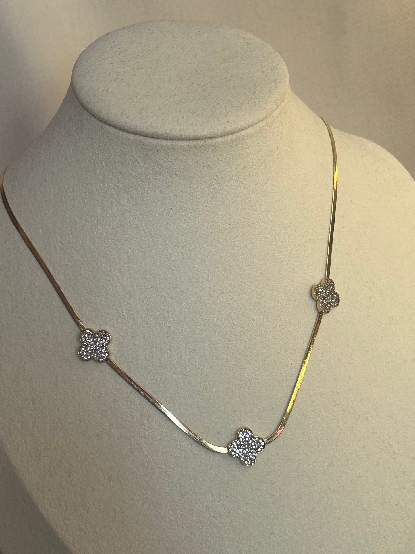 Ketting met Platte Schakels en Strass Klavers Roestvrijstaal |Beautiva Boutique