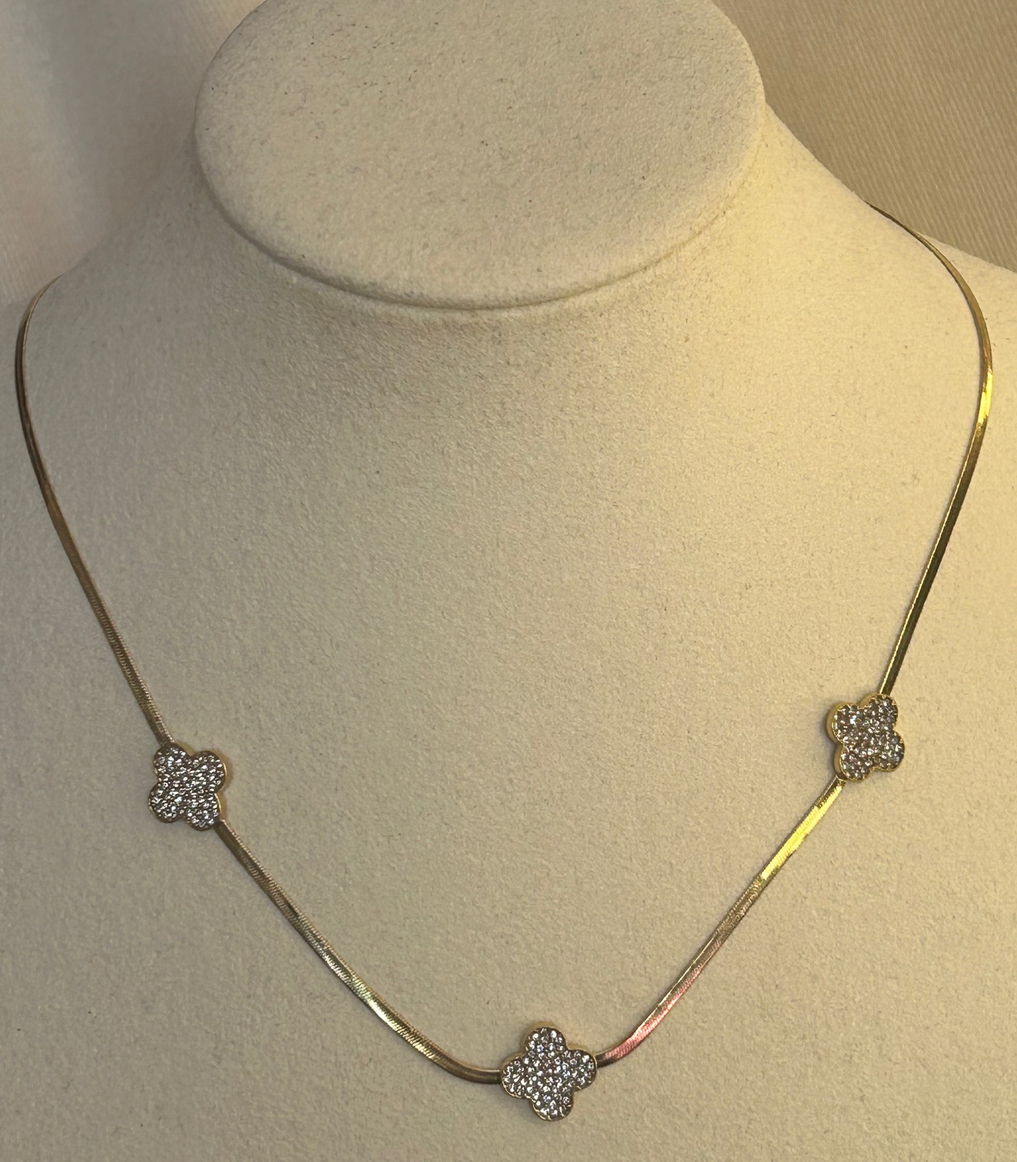 Ketting met Platte Schakels en Strass Klavers Roestvrijstaal |Beautiva Boutique