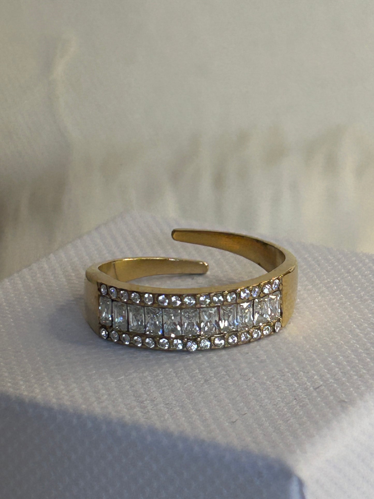 Luxe Strass Ring Elegantie in roestvrij staal – chic & tijdloos: Verguld |Beautiva Boutique