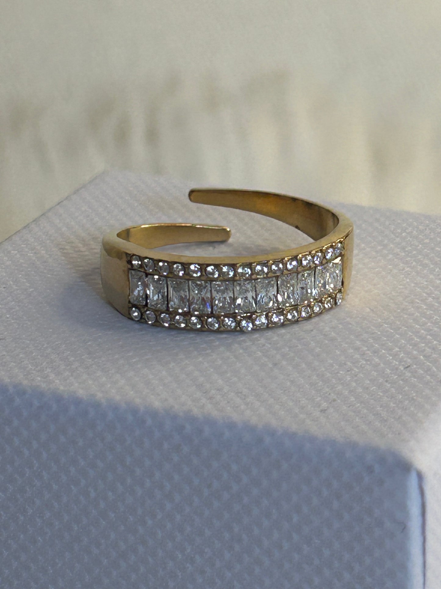 Luxe Strass Ring Elegantie in roestvrij staal – chic & tijdloos: Verguld |Beautiva Boutique