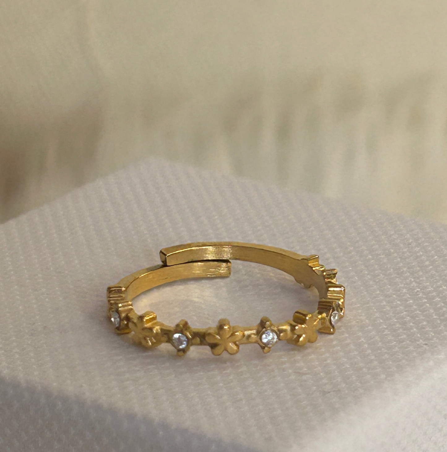Subtiel Ring Bloem Strass van Roestvrij Staal – Delicaat & Stralend: |Beautiva Boutique