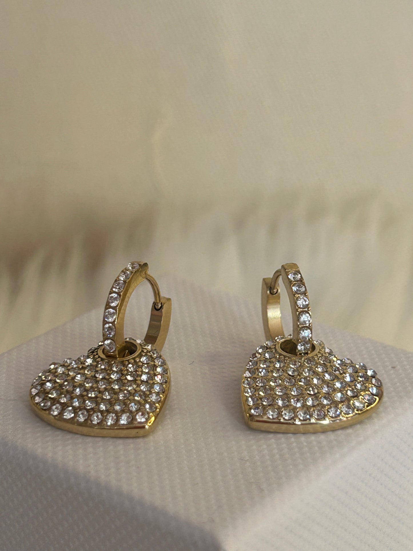 Hartvormige oorbellen met strass‑pavé – Roestvrijstaal elegante creolen |Beautiva Boutique