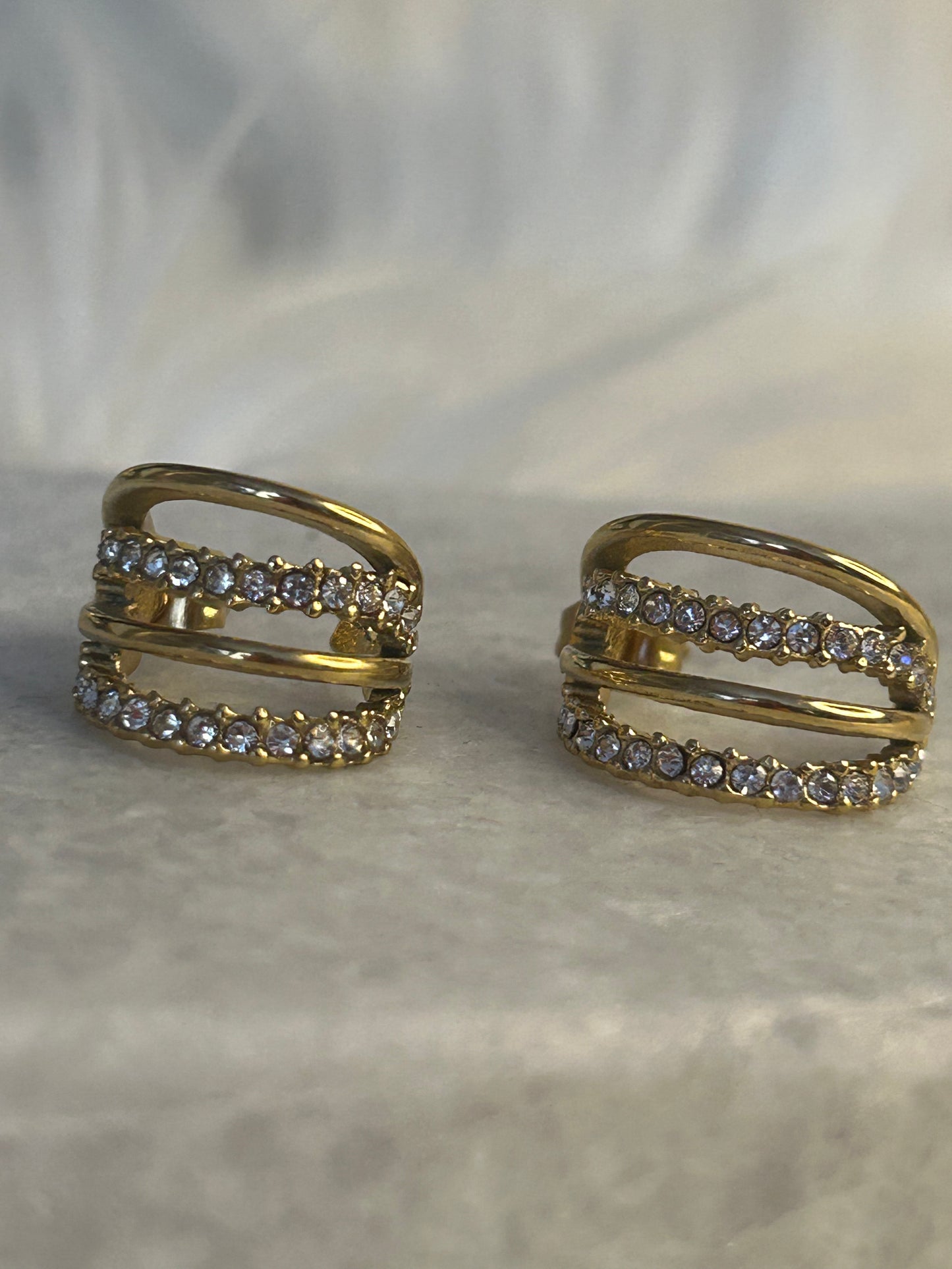 Golvende creolen met strass – Roestvrijstaal |Beautiva Boutique