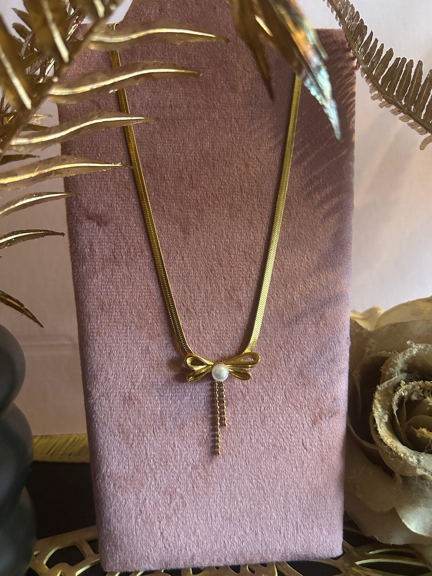 Ketting "Elegantie Knoop met Parel van roestvrij staal: Geelgoud |Beautiva Boutique