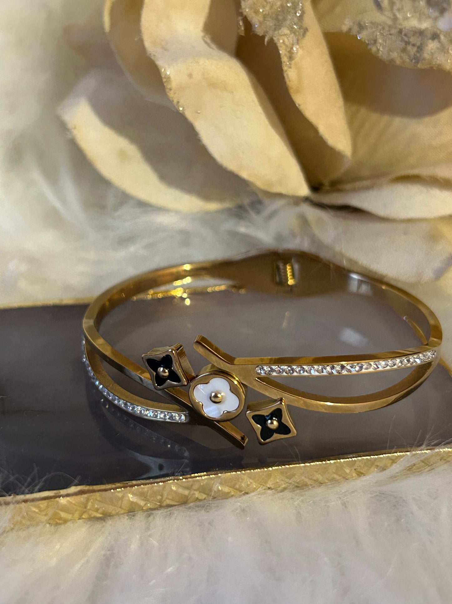 Black & White Flower Armband, RVS| Beautiva Boutique