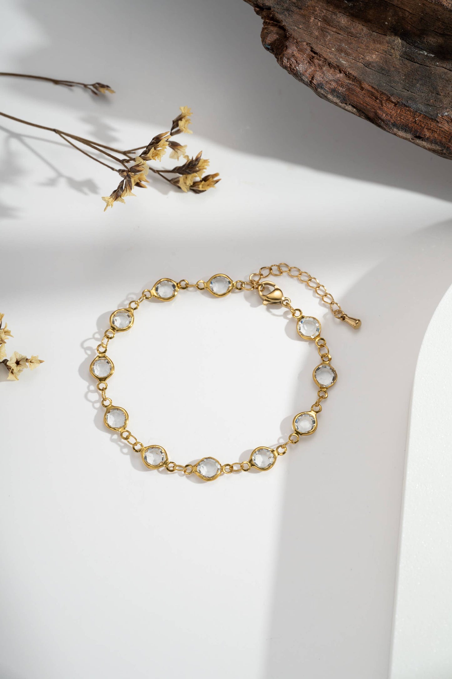 Gouden roestvrijstalen armband — ronde kristallen bedels|Beautiva Boutique