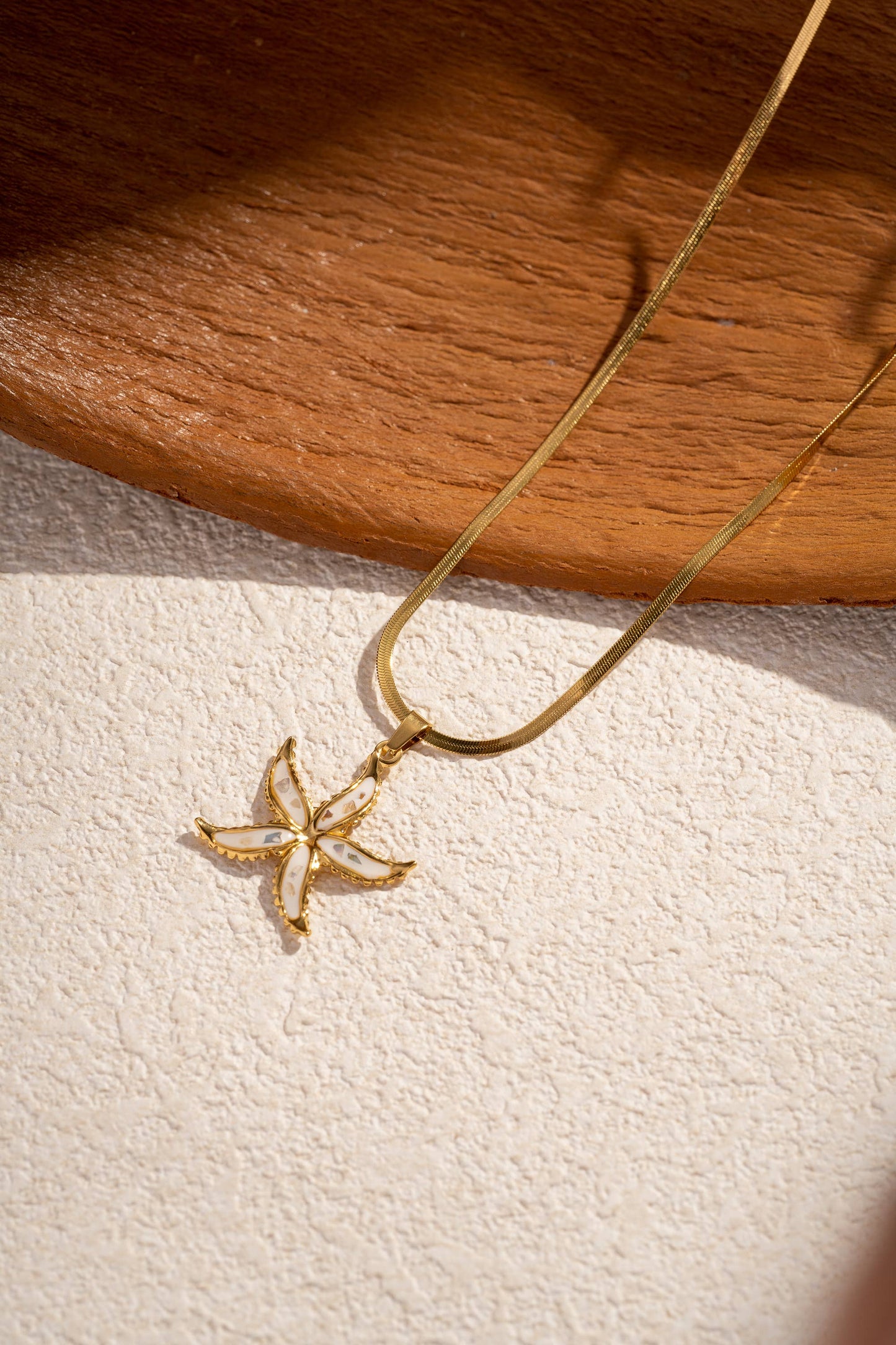 Trendy gouden roestvrijstalen ketting met parelmoeren zeester: Wit|Beautiva Boutique
