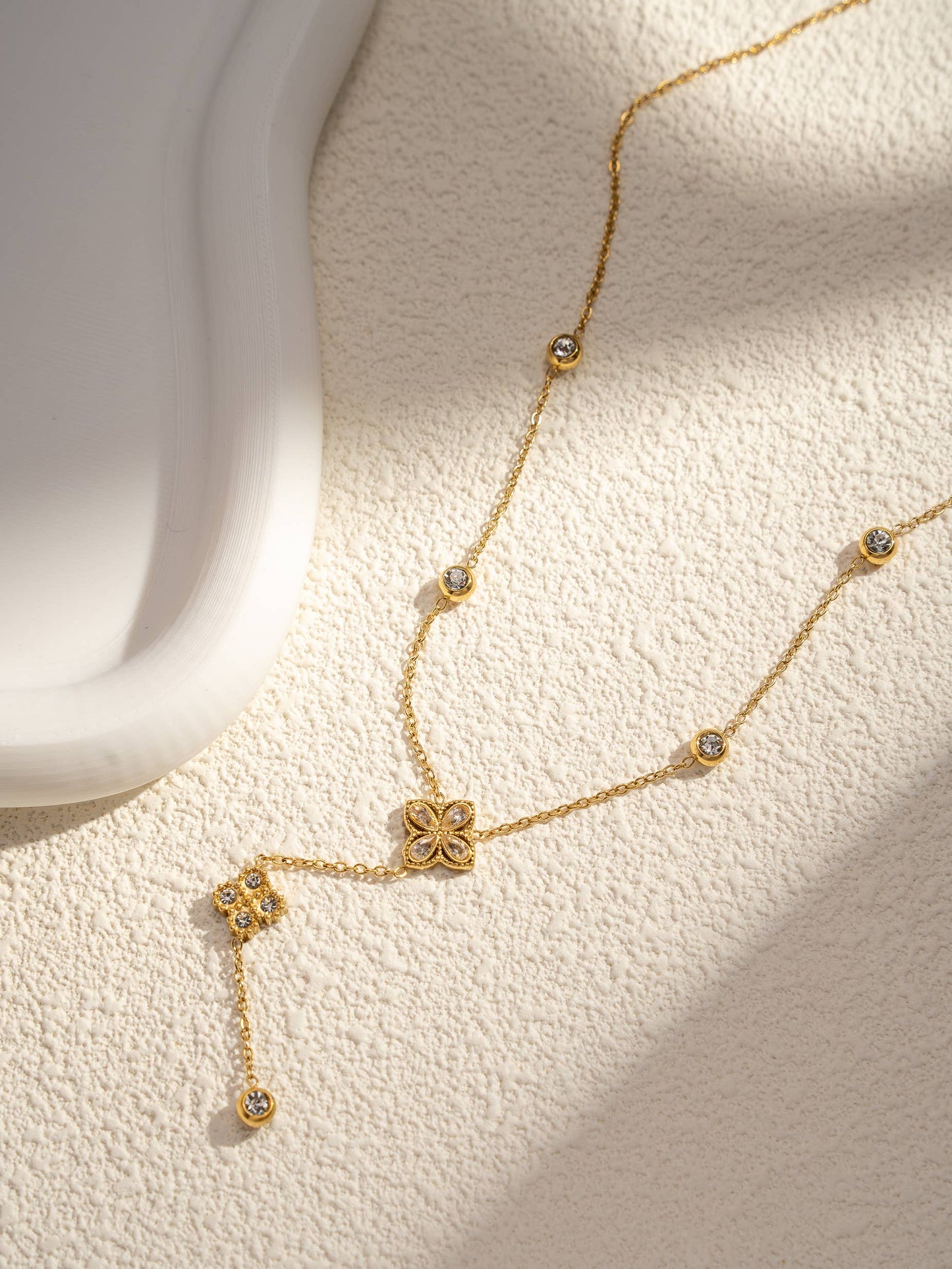 Roestvrijstalen Y Ketting Klaver versierd met kristal Elegantie goud | Beautiva Boutique