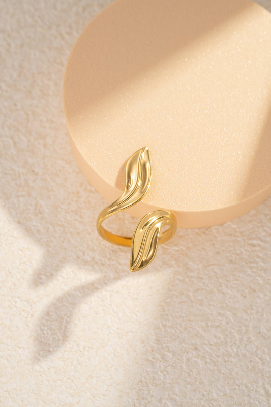Elegante gouden bladvormige ring van roestvrij staal | Beautiva Boutique