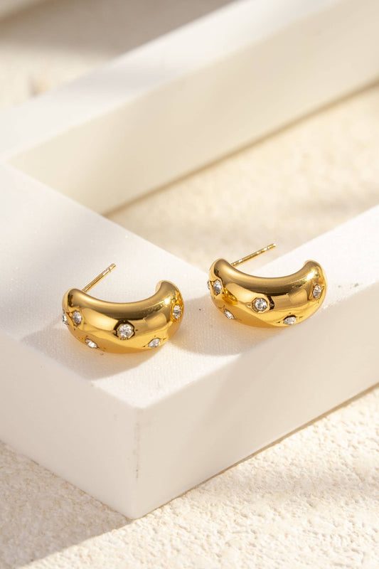 Gouden creolen van roestvrij staal met een ontwerp bezet met heldere kristallen|Beautiva Boutique