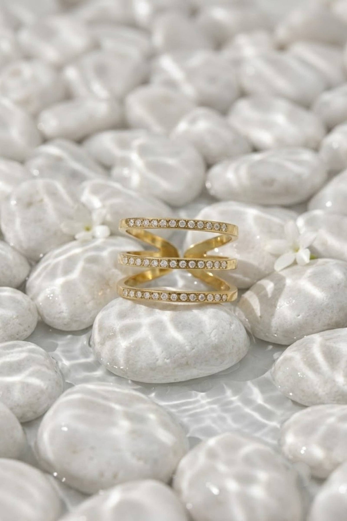 Drie-rijige strassring van roestvrij staal – chic & tijdloos: Verguld |Beautiva Boutique