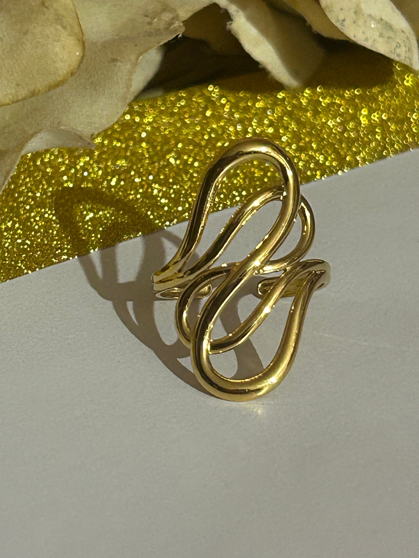 Verstelbare Golvende Roestvrijstalen Ring – Golfontwerp: Verguld | Beautiva Boutique