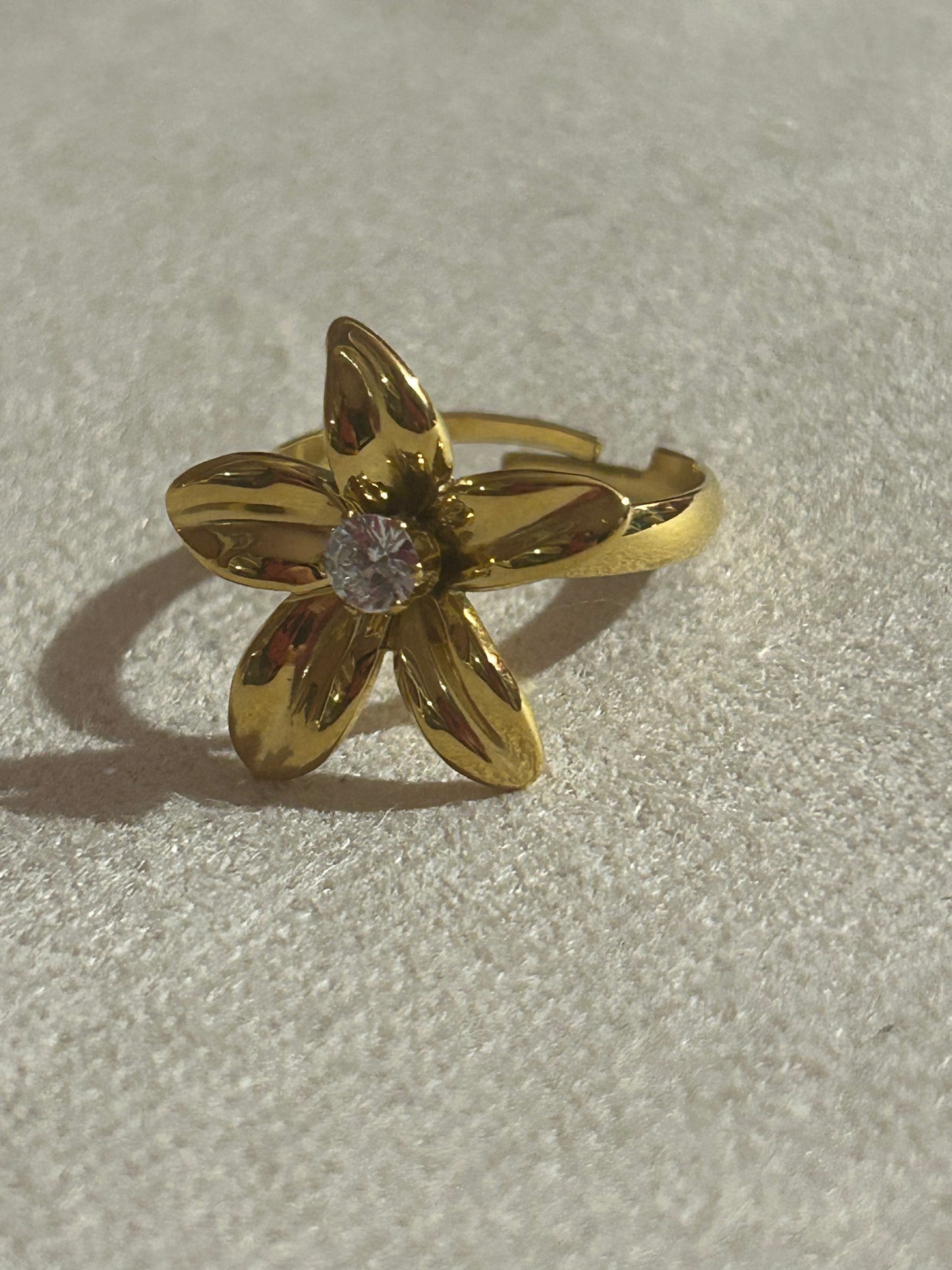 Roestvrijstalen verstelbare vergulde bloem kristal ring | Beautiva Boutique