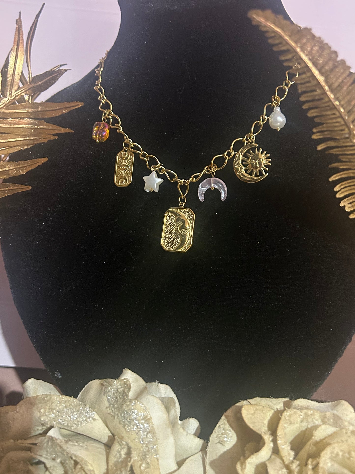 Zonne Medaillon Ketting Met Astrale Bedels In Staal: Verguld Beautiva Boutique