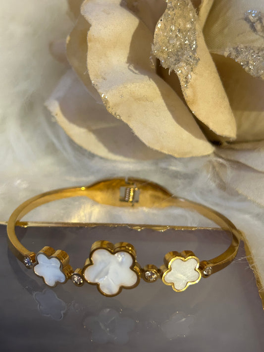 Luxe 18K Vergulde RVS Armband met parelmoer klavers| Beautiva Boutique